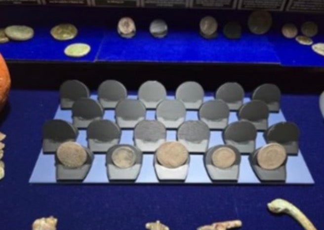 28 Coin Display 220x90mm